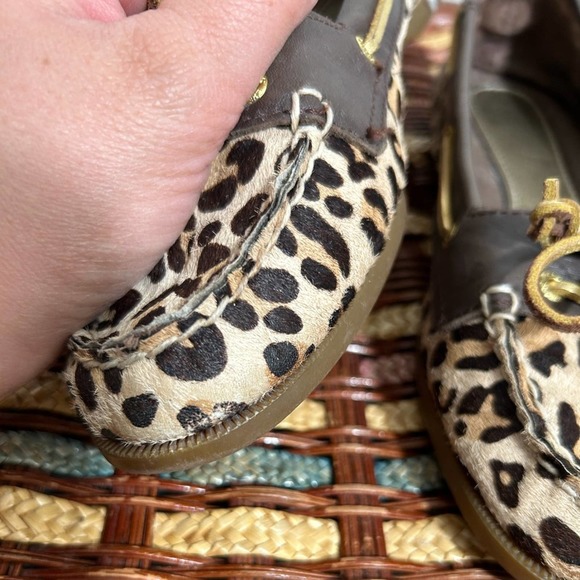 Sperry Leopard Print Slip On Flat Loafers 7 - Picture 10 of 11